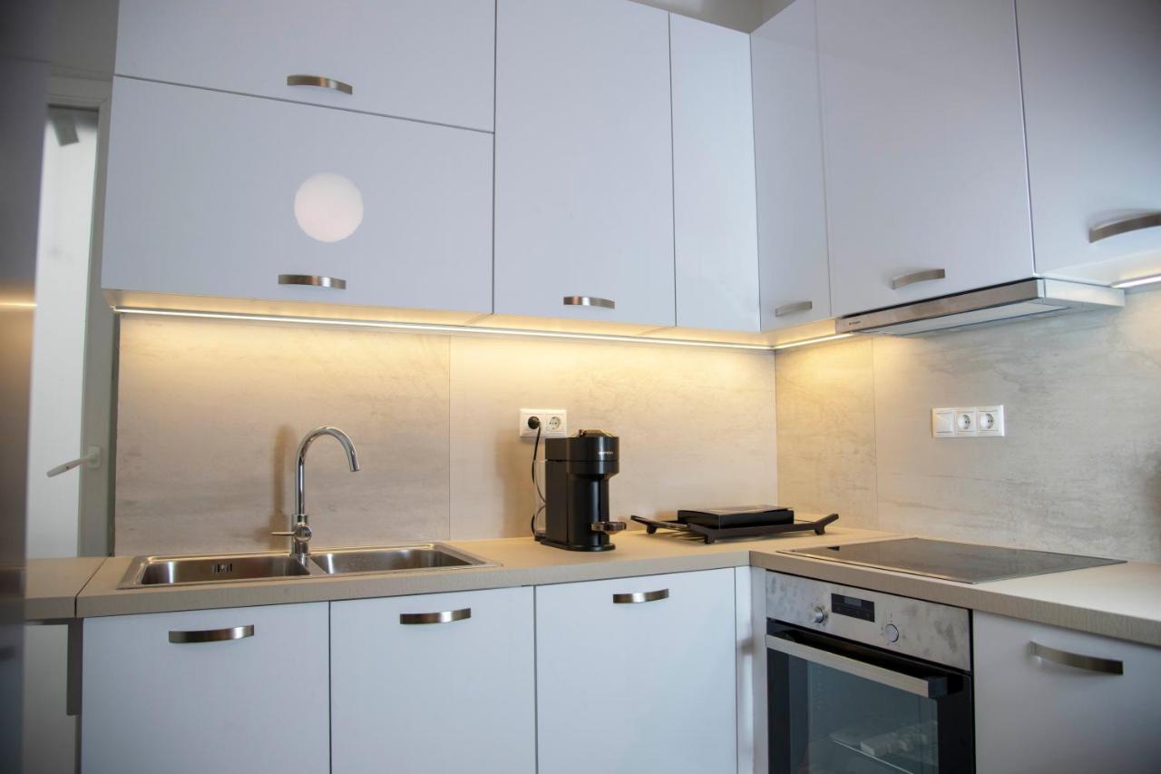 Marianna'S Stylish Brand New Apt In The Heart Of Atenas Exterior foto
