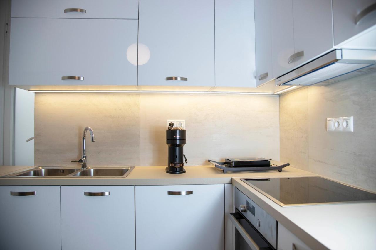 Marianna'S Stylish Brand New Apt In The Heart Of Atenas Exterior foto